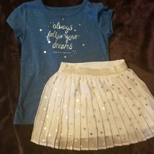Like new 2 piece outfit size 5 top size 4 skort